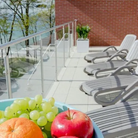 - 4 Person - Premium Baltic With Access *