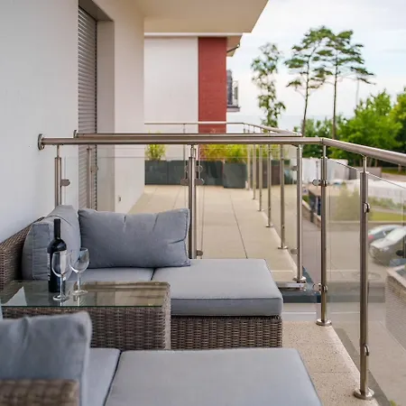 - 4 Person - Premium Baltic With Access * Rewal