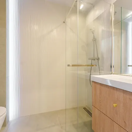 - 4 Person - Premium Baltic With Access * Rewal