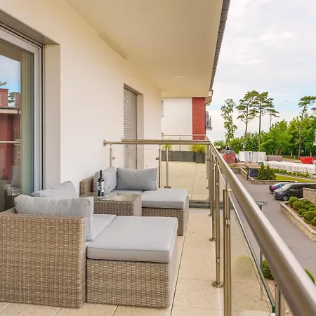 - 4 Person - Premium Baltic With Access * Rewal